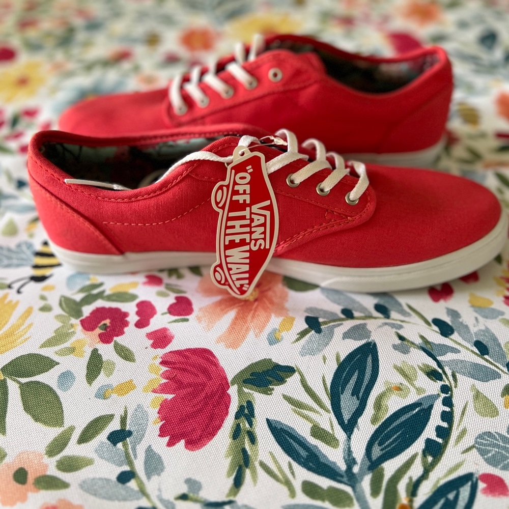 NWT Vans ‘Off The Wall’ Canvas Sneakers Sz 10 Woman